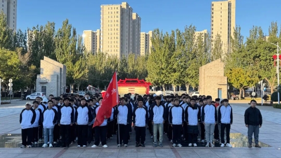 升旗仪式 | 机电工程学院举行“青春匠心 国旗同辉”主题升旗仪式